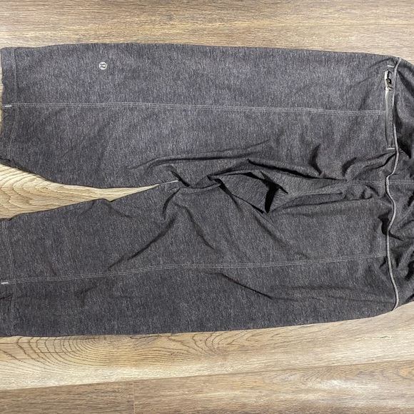 Lulu crops - Picture 2 of 3